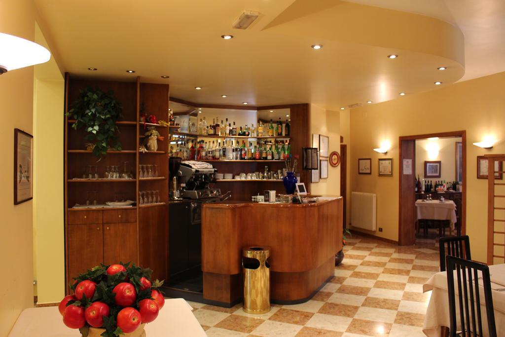Hotel Ristorante Dotto Varago Екстериор снимка