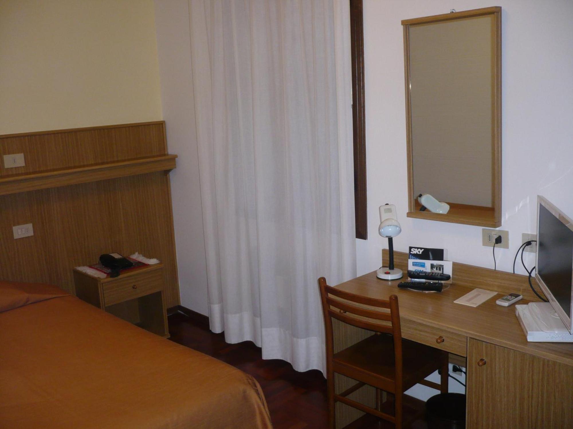 Hotel Ristorante Dotto Varago Екстериор снимка