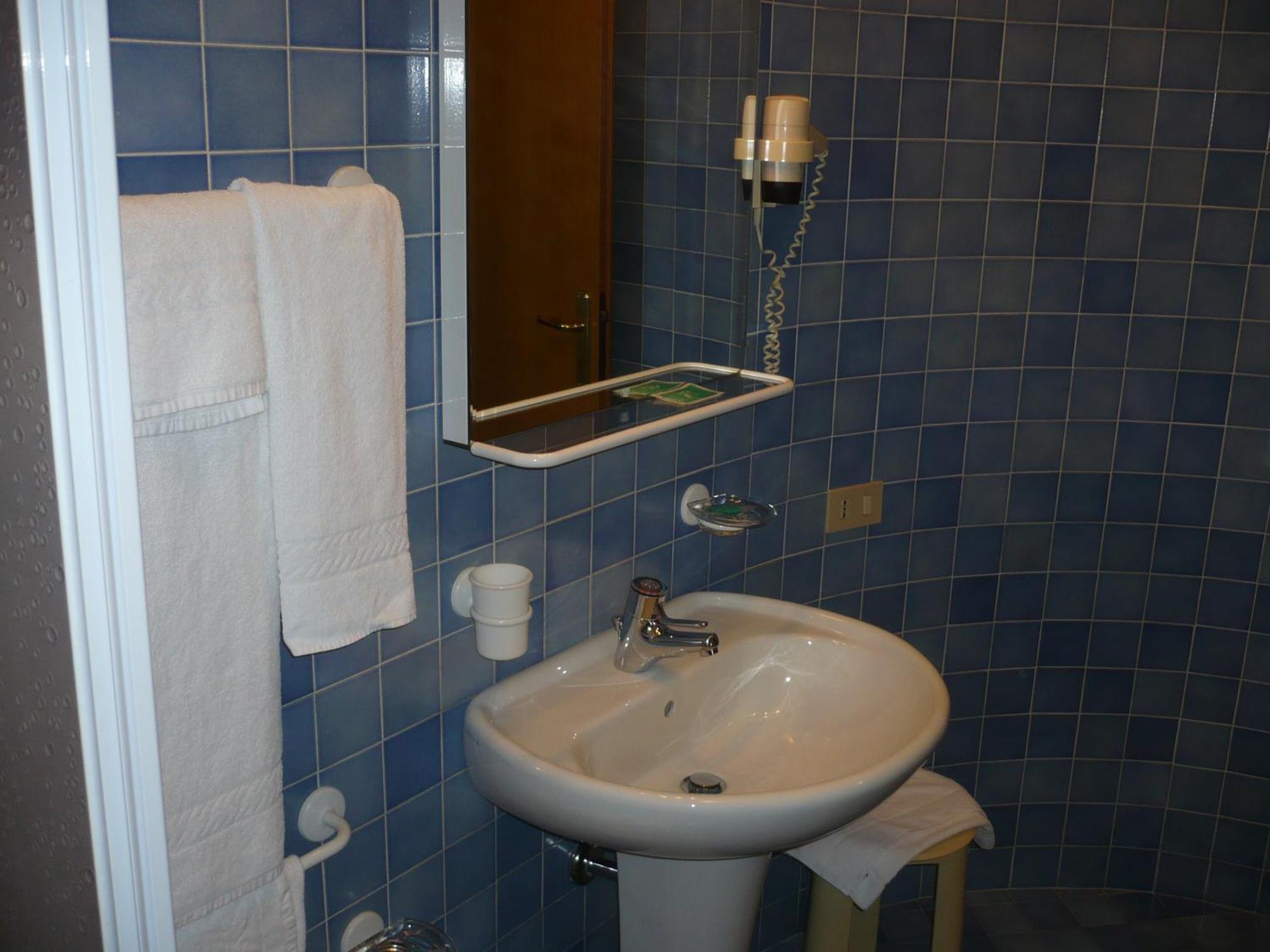 Hotel Ristorante Dotto Varago Екстериор снимка