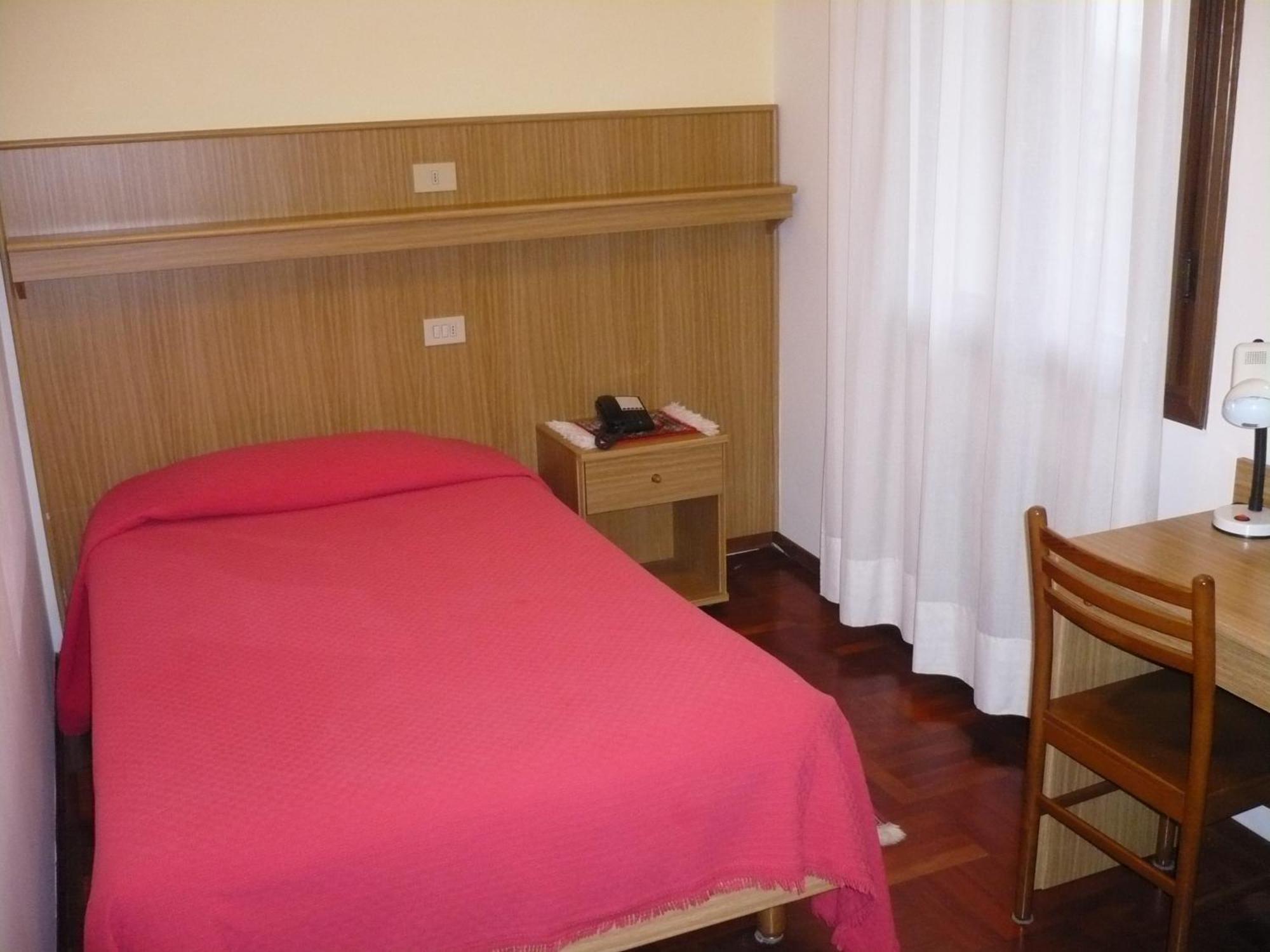 Hotel Ristorante Dotto Varago Екстериор снимка