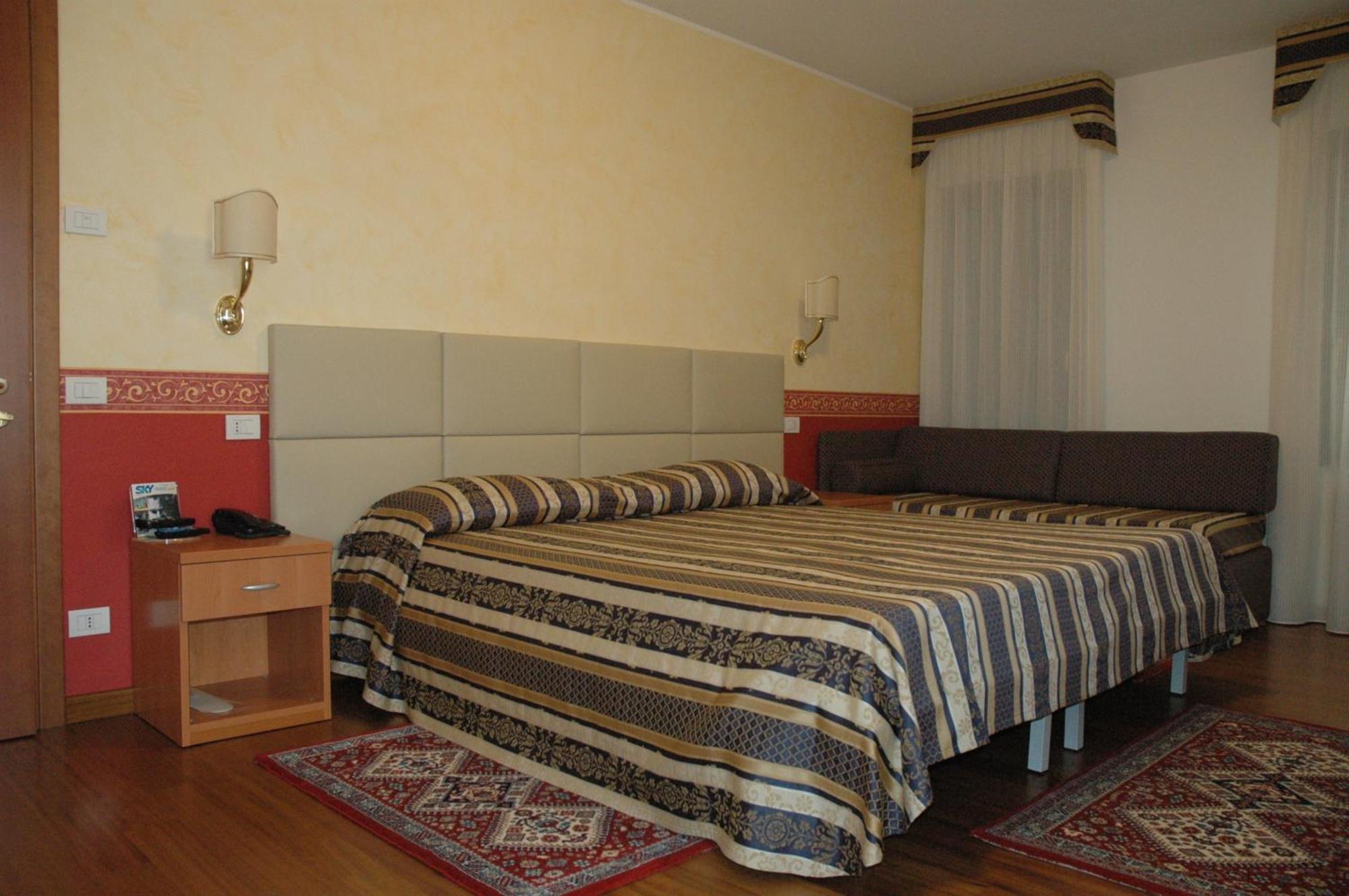 Hotel Ristorante Dotto Varago Екстериор снимка