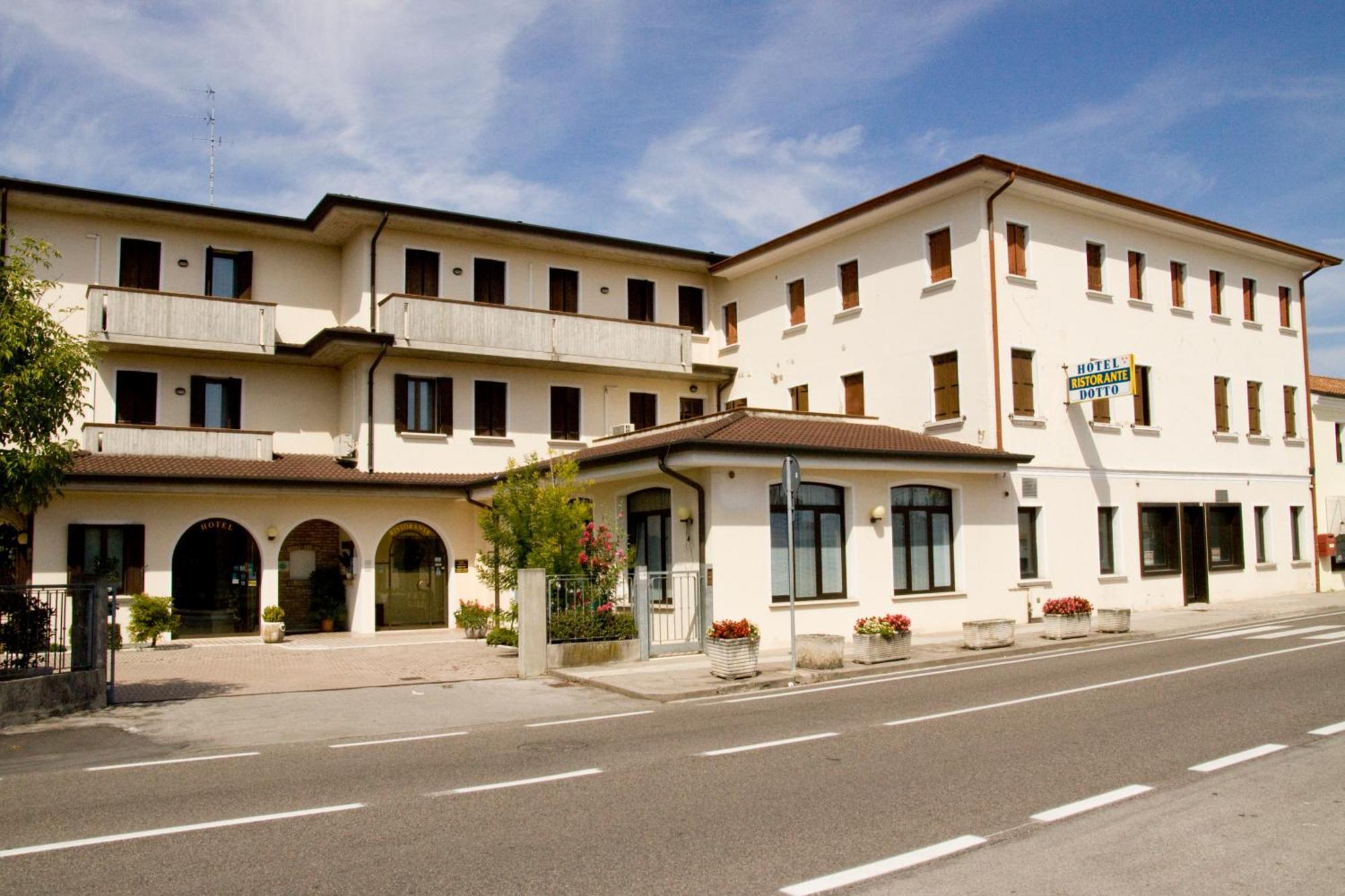 Hotel Ristorante Dotto Varago Екстериор снимка