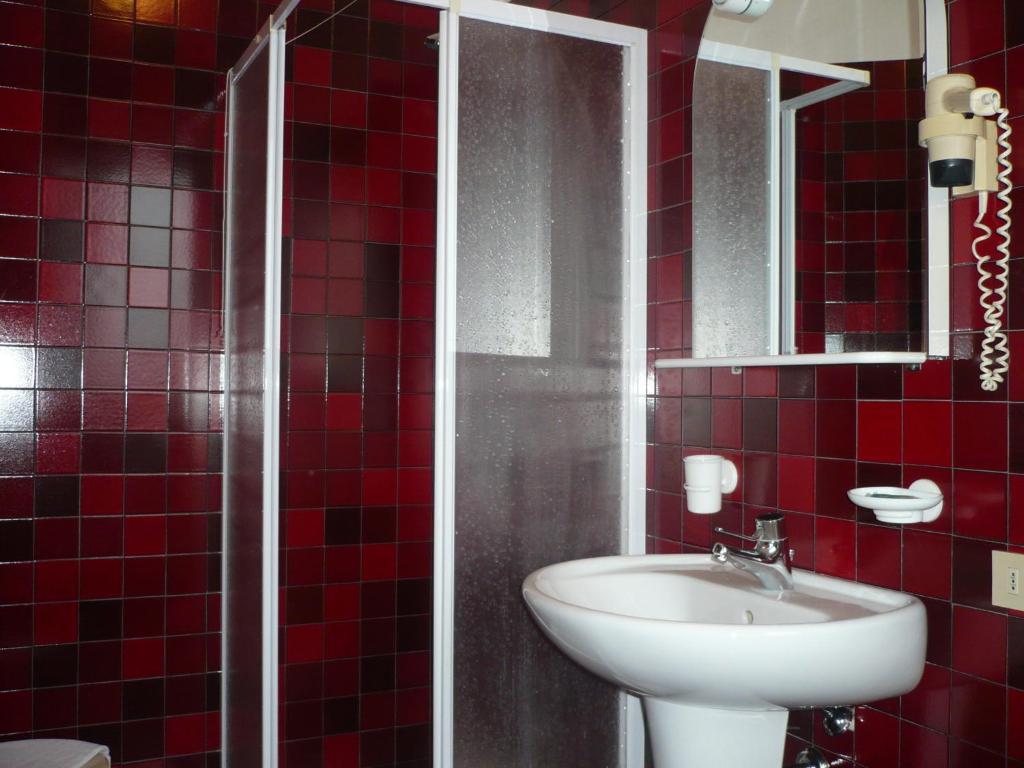 Hotel Ristorante Dotto Varago Стая снимка