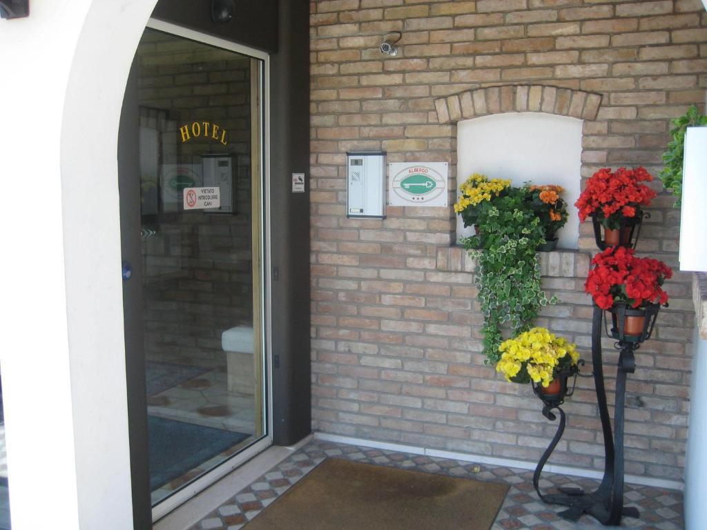 Hotel Ristorante Dotto Varago Екстериор снимка